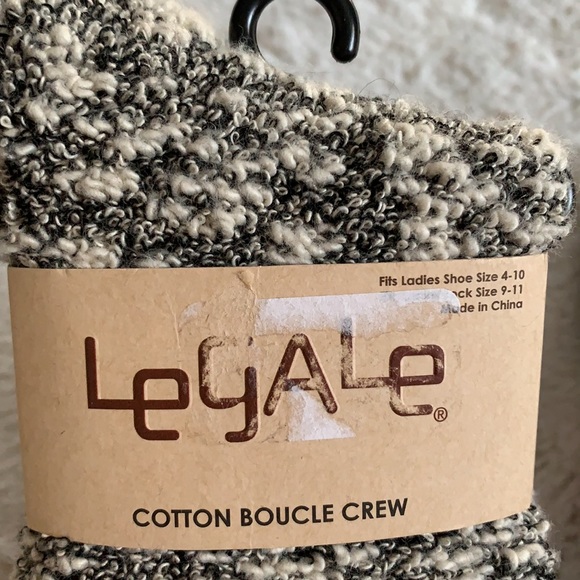 NWT 2 Pr. Ladies Crew Socks Legale & Adventure - Picture 2 of 9